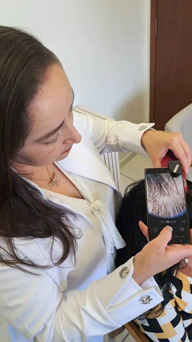 Dra Ludimila Santiago - medica tricologista em BH